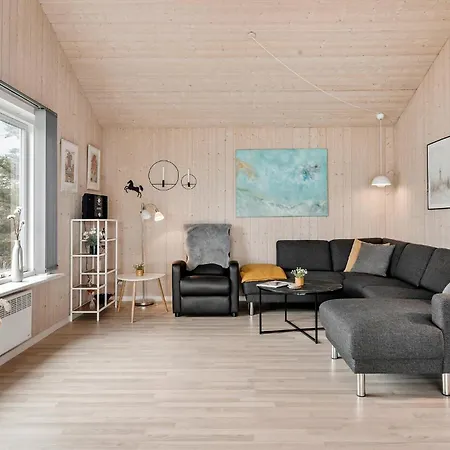Lovely In With Kitchen