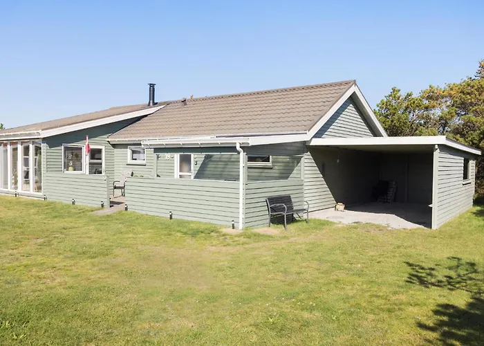 Lovely In With Kitchen Feriehus